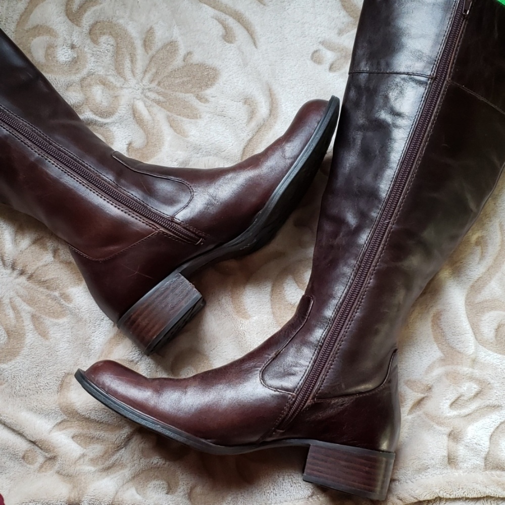 Born Crown brown leather boots